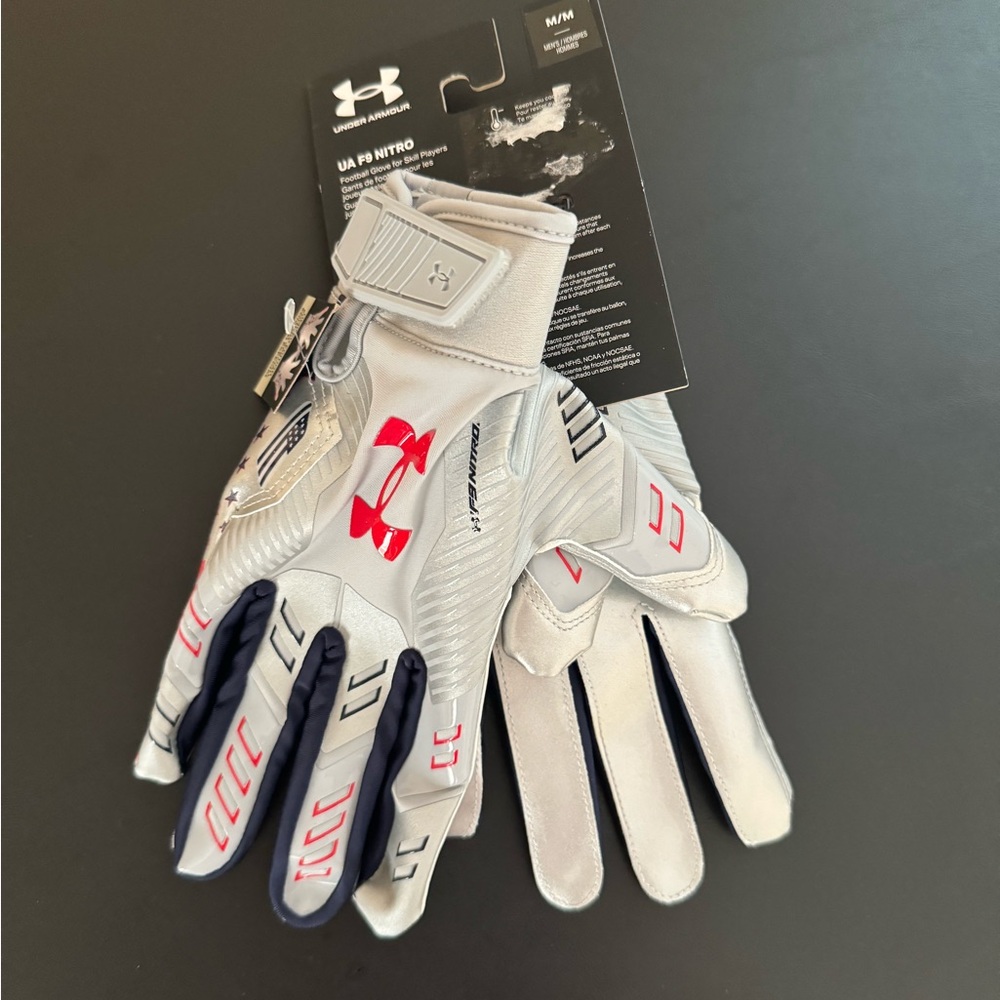 Under Armour F9 Nitro Mens Medium Glue Grip Gray Football Gloves. NWT